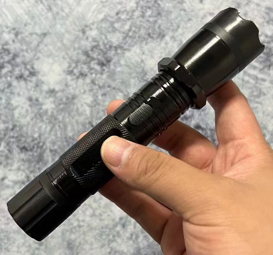 1101型警用强光电棍